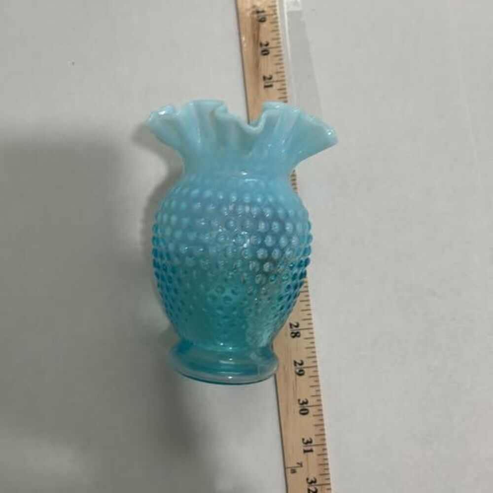 Vintage Fenton Hobnail blue vase